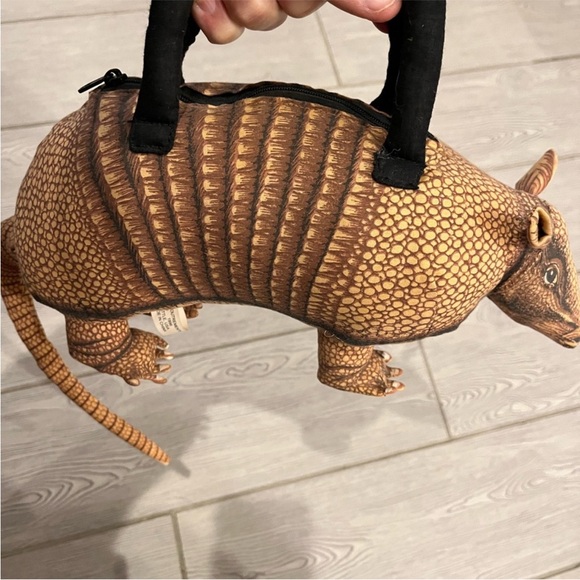 Quirky Vintage  1996 Accoutrements Armadillo Handbag! #1 - Picture 8 of 13